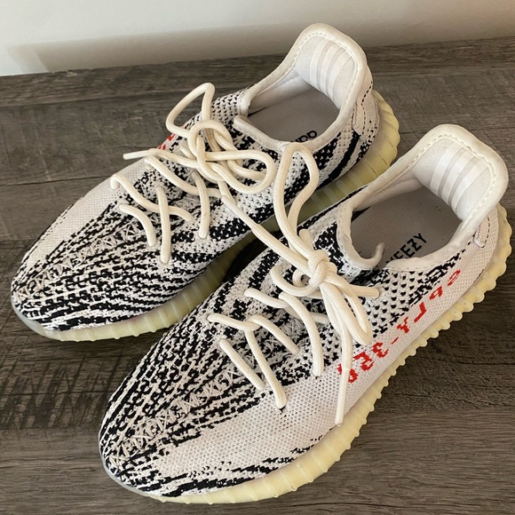 Zebra Yeezy’s 350 V2 - Picture 1 of 2